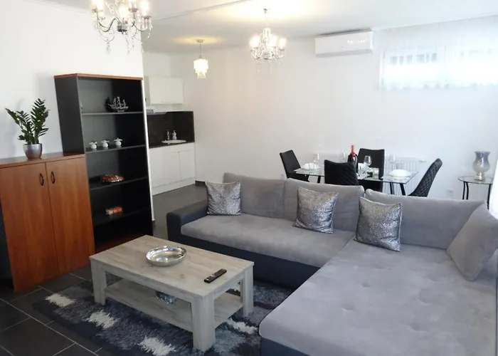 Sole 公寓式酒店 Balatonboglár